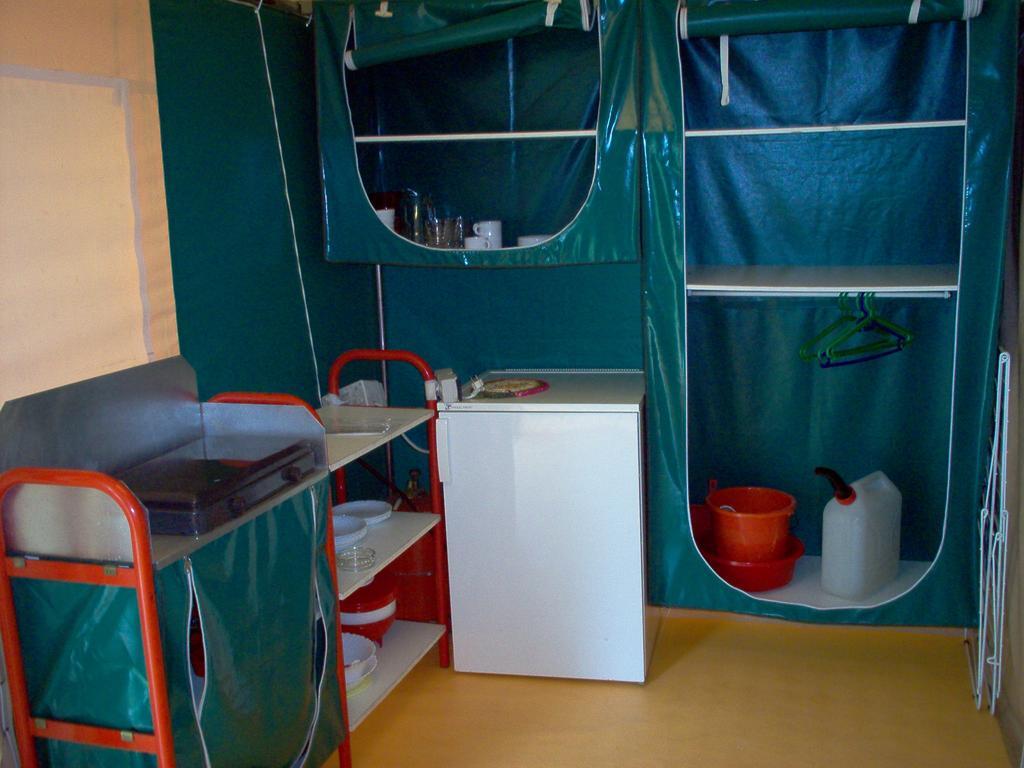 Camping Les Tournesols Sille-le-Guillaume Ngoại thất bức ảnh