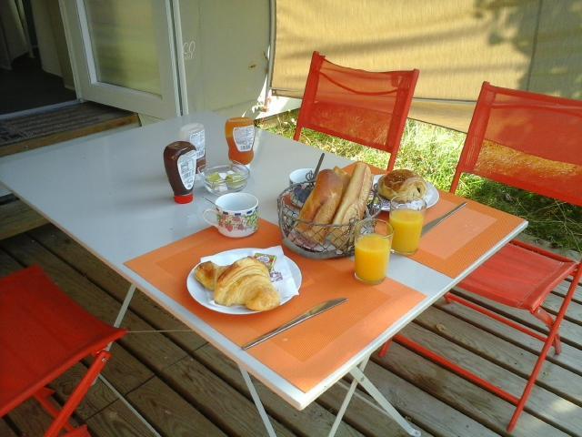 Camping Les Tournesols Sille-le-Guillaume Ngoại thất bức ảnh